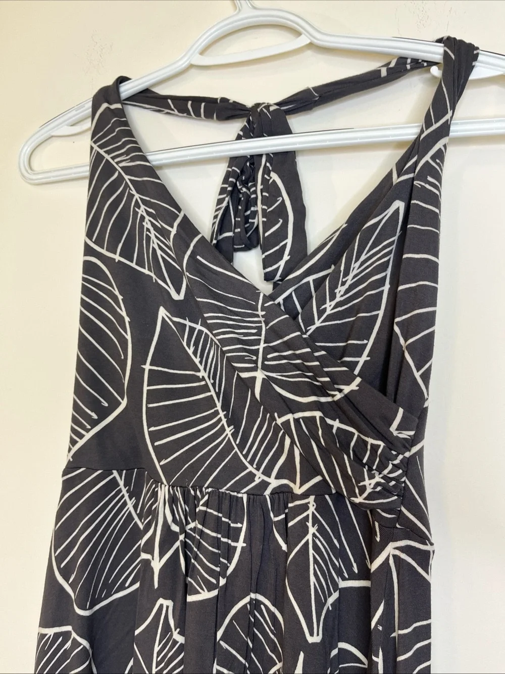 Women’s Boden Gray White Leaf Halter Dress Size 4P Summer Beach Resort